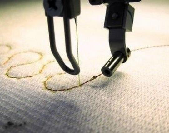 内含RFID芯片的纱线能以标准纺织设备生产.jpg